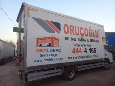 Taşıma sırasında dikkatle paketlenmiş eşyalar